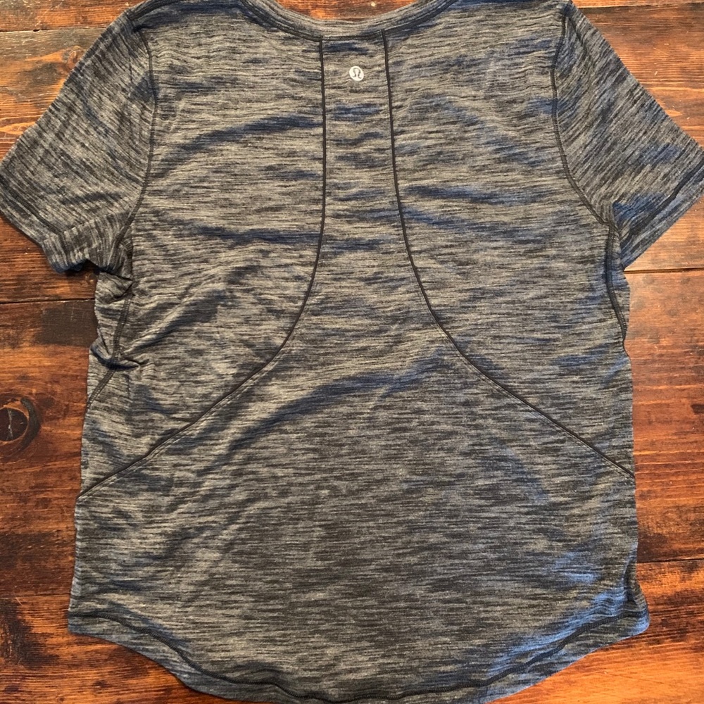 Lululemon Run Around Tee - Picture 2 of 2